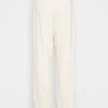 NA-KD X ZALANDO EXCLUSIVE - LOOSE FIT PANTS - Pantalon De Survêtement - Off-white 15 NA-KD X ZALANDO EXCLUSIVE - LOOSE FIT PANTS - Pantalon De Survêtement - Off-white -NA-KD Soldes Magasin 72ef730ba7a741e8a786a10946215b29