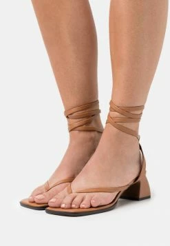 NA-KD LACE UP TOE STRAP - Tongs - Tan