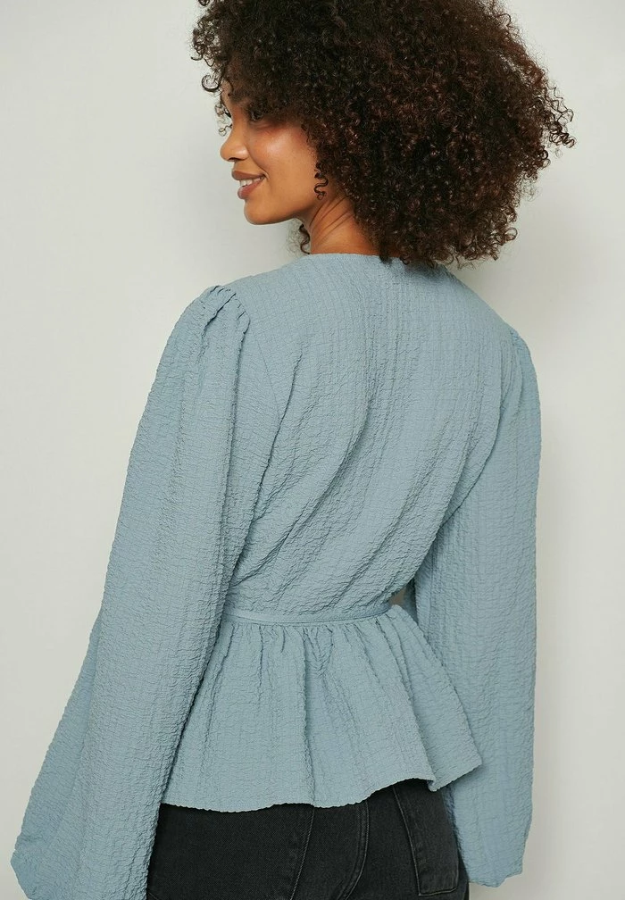 NA-KD Blouse - Blue 2 NA-KD Blouse - Blue – Image 2