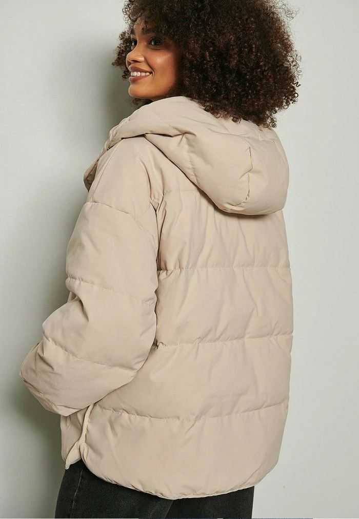 NA-KD GEFÜTTERTER KAPUZE - Veste D'hiver - Light Beige 2 NA-KD GEFÜTTERTER KAPUZE - Veste D'hiver - Light Beige – Image 2