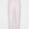NA-KD X ZALANDO EXCLUSIVE - SPORTY FABRIC PANTS - Pantalon De Survêtement - Lilac -NA-KD Soldes Magasin 8314a84b376f4c99ad743b01c4b75422
