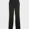 NA-KD CUT OUT DETAIL SUIT PANTS - Pantalon Classique - Black -NA-KD Soldes Magasin 8335548fcade4c62821fab846572c07a