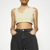 NA-KD JASMIN AZIZAM CROPPED SINGLET - Débardeur - Beige/khaki 9 NA-KD JASMIN AZIZAM CROPPED SINGLET - Débardeur - Beige/khaki -NA-KD Soldes Magasin 834ceb48e40f43a5891f24ad0a6f8962