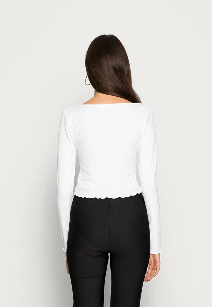 PAMELA REIF X NA-KD - TIE DETAIL - T-shirt à Manches Longues - Gardenia 3 PAMELA REIF X NA-KD - TIE DETAIL - T-shirt à Manches Longues - Gardenia – Image 3