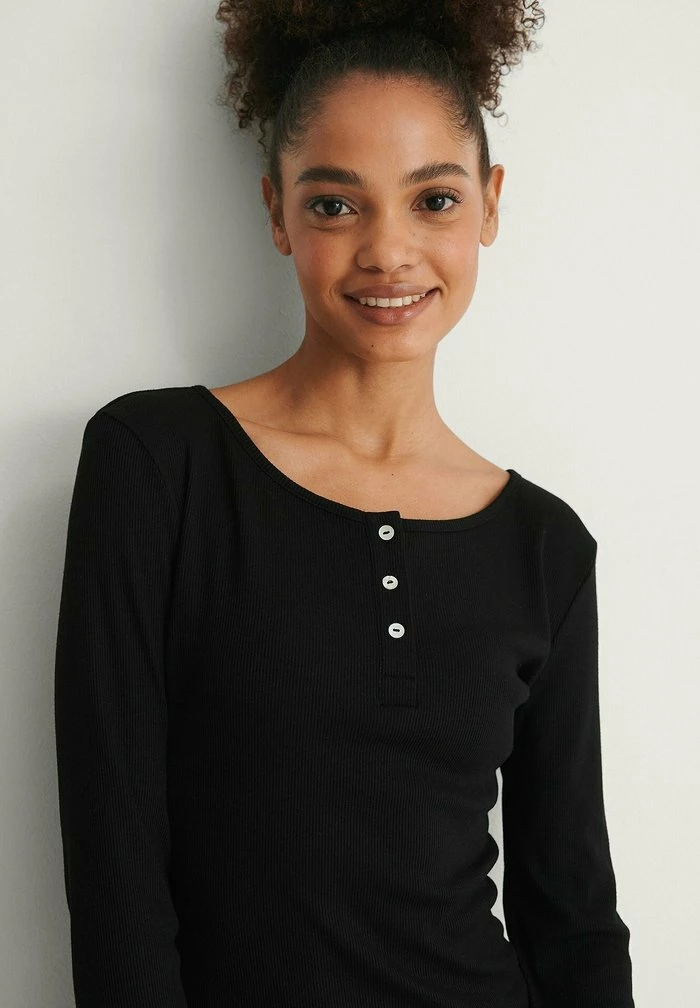 NA-KD Robe De Jour - Black 4 NA-KD Robe De Jour - Black – Image 4