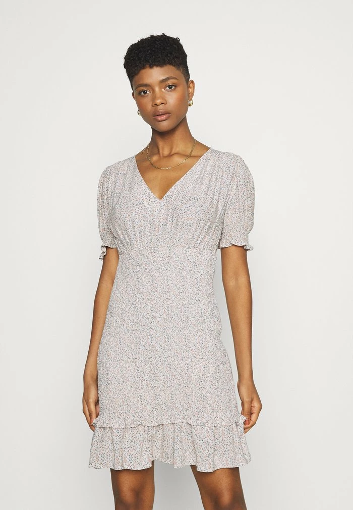 NA-KD V-NECK SMOCKED MINI DRESS - Robe De Jour - Pink 1 NA-KD V-NECK SMOCKED MINI DRESS - Robe De Jour - Pink