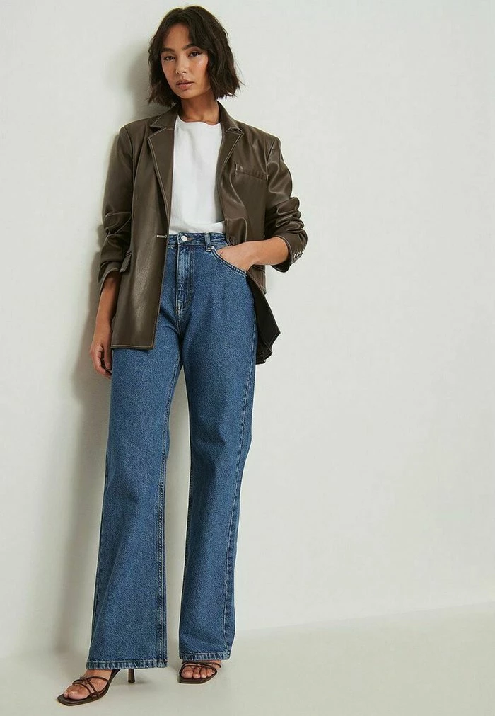 NA-KD Jean Droit - Mid Blue 4 NA-KD Jean Droit - Mid Blue – Image 4