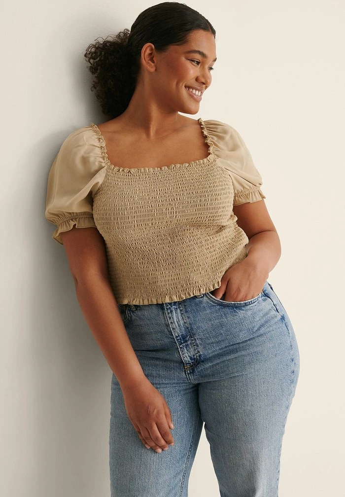 NA-KD SMOCKED - T-shirt Imprimé - Beige 1 NA-KD SMOCKED - T-shirt Imprimé - Beige