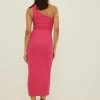 NA-KD MIT OFFENER SCHULTERNPARTIE - Robe Fourreau - Fuchsia -NA-KD Soldes Magasin 8bf7d9df80dd4a7596aa4522161b9030