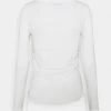 NA-KD XENIA - T-shirt à Manches Longues - Off White 15 NA-KD XENIA - T-shirt à Manches Longues - Off White -NA-KD Soldes Magasin 8c59595f647043338f0c38c7665497b4