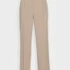 NA-KD PLEATED LOOSE FIT PANTS - Pantalon Classique - Beige -NA-KD Soldes Magasin 8e7430ebaeb94583aecb25d559f19ab1