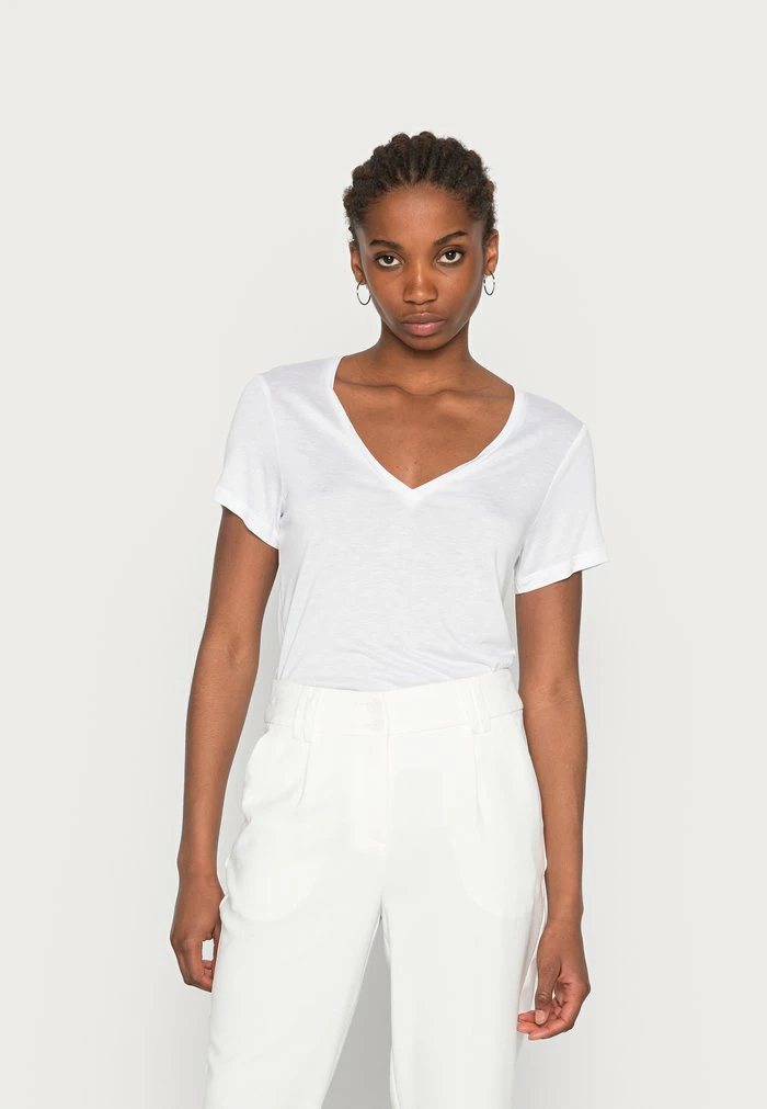 NA-KD V NECK TEE 2 PACK - T-shirt Basique - Black/white 4 NA-KD V NECK TEE 2 PACK - T-shirt Basique - Black/white – Image 4