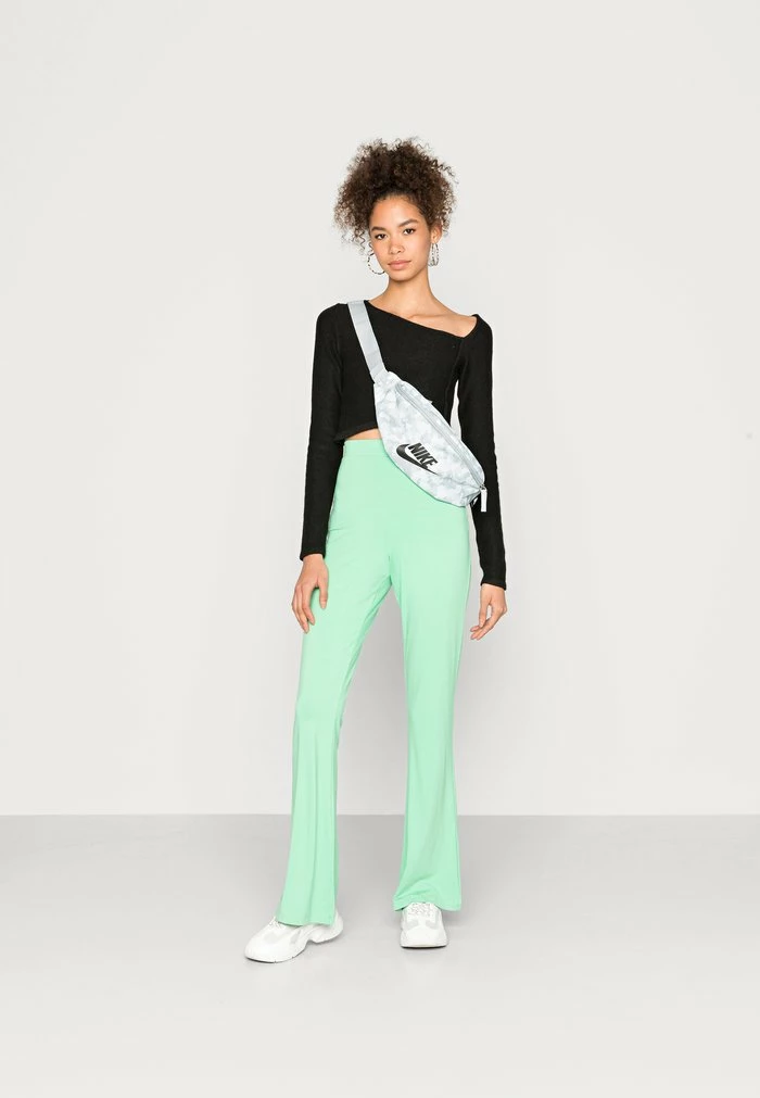NA-KD PANTS - Pantalon Classique - Green 2 NA-KD PANTS - Pantalon Classique - Green – Image 2