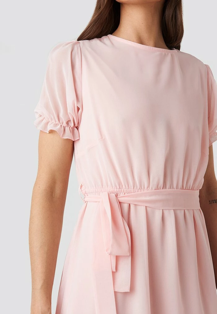 NA-KD Robe De Jour - Pink 4 NA-KD Robe De Jour - Pink – Image 4