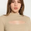 NA-KD CROPPED CUT OUT - T-shirt à Manches Longues - Beige -NA-KD Soldes Magasin 90a152e135684cf9827056f123ea84a2