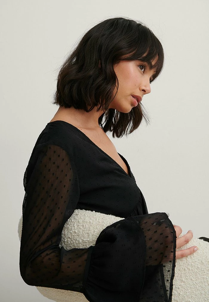 NA-KD DOBBY FLOUNCE BLOUSE-BLACK - Blouse - Black 3 NA-KD DOBBY FLOUNCE BLOUSE-BLACK - Blouse - Black – Image 3