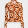 NA-KD SHIRT - Blouse - Orange -NA-KD Soldes Magasin 918a1bc5f33d4fdfb7ff6bea44ec012b