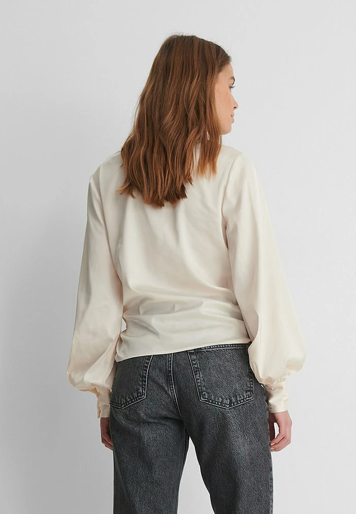 NA-KD Blouse - Beige 3 NA-KD Blouse - Beige – Image 3