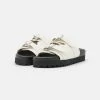 NA-KD DOUBLE BUCKLE - Mules - White 8 NA-KD DOUBLE BUCKLE - Mules - White -NA-KD Soldes Magasin 990a9511051941349f8bbdd2bbae5dd3