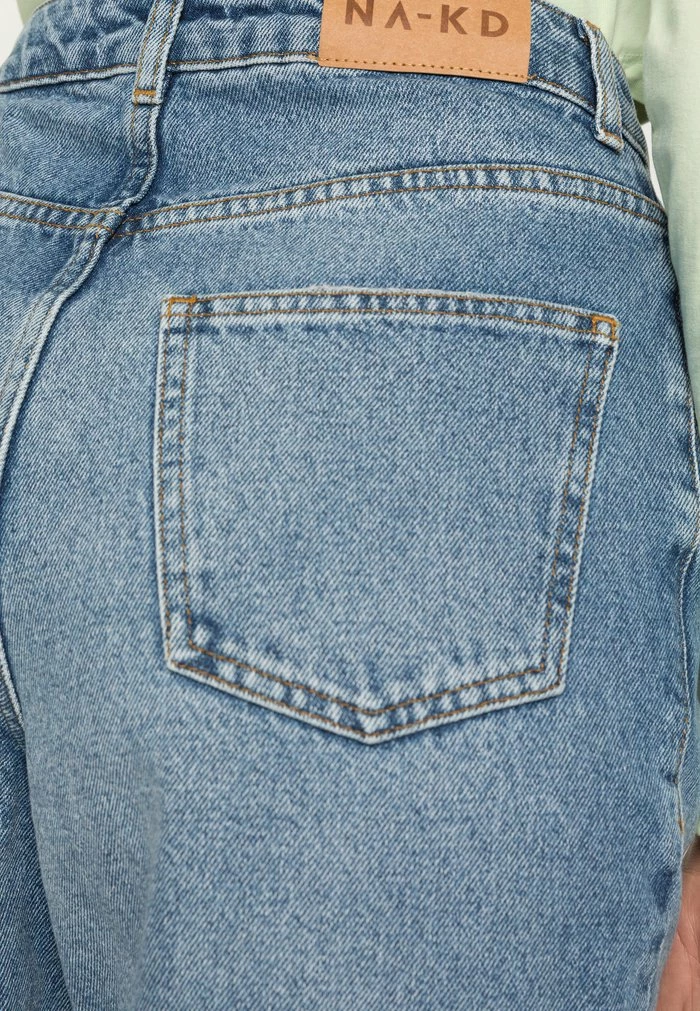 NA-KD DESTROYED DETAIL HIGH WAIST STRAIGHT - Jean Boyfriend - Mid Blue 5 NA-KD DESTROYED DETAIL HIGH WAIST STRAIGHT - Jean Boyfriend - Mid Blue – Image 5