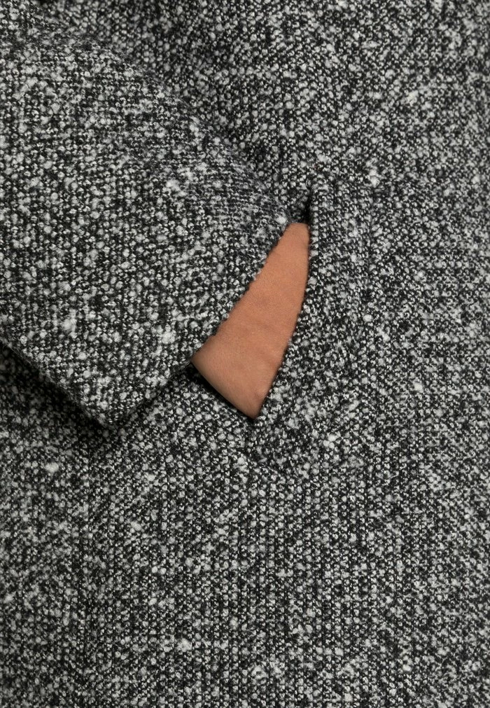 NA-KD MAXI COAT - Manteau Classique - Black/white 5 NA-KD MAXI COAT - Manteau Classique - Black/white – Image 5