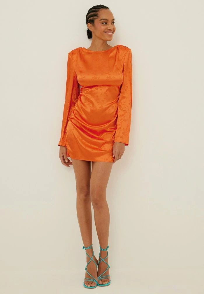 NA-KD TWISTDETAIL HINTEN - Robe De Soirée - Orange 2 NA-KD TWISTDETAIL HINTEN - Robe De Soirée - Orange – Image 2