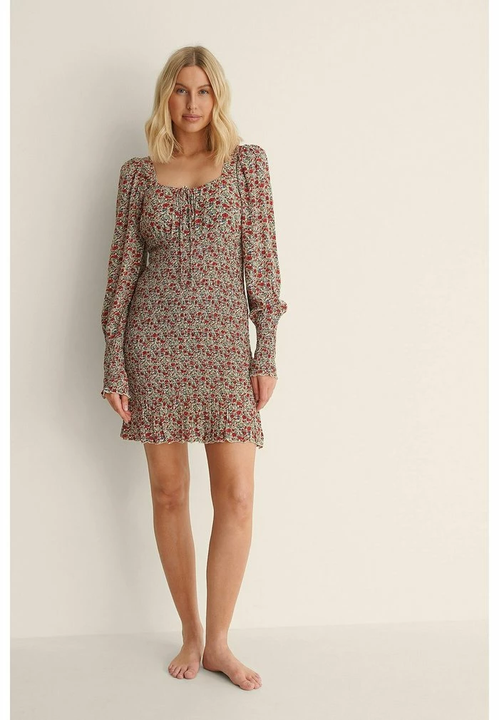 NA-KD Robe De Jour - Dark Red Flowers 2 NA-KD Robe De Jour - Dark Red Flowers – Image 2