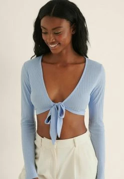 NA-KD GERIPPTES - Blouse - Dusty Light Blue