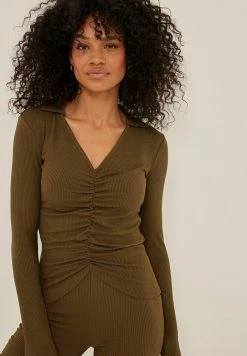 NA-KD MIT KRAGENDETAIL - Pullover - Brown