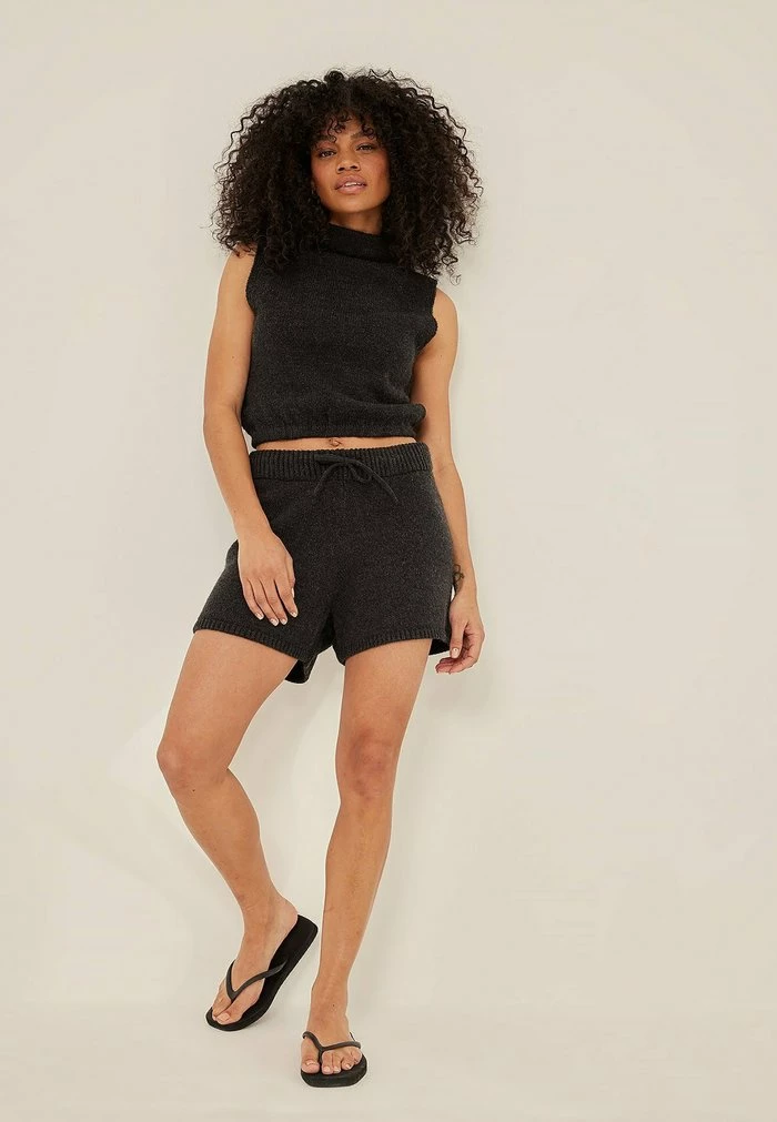 NA-KD MIT TAILLE - Short - Black 2 NA-KD MIT TAILLE - Short - Black – Image 2