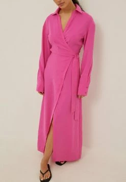 NA-KD AUS - Robe Longue - Pink