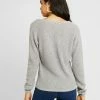 NA-KD DEEP FRONT V NECK - Pullover - Grey -NA-KD Soldes Magasin b60f2ba695b945e596204bb8a08ce06a
