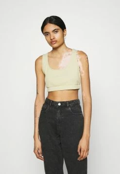 NA-KD JASMIN AZIZAM CROPPED SINGLET - Débardeur - Beige/khaki