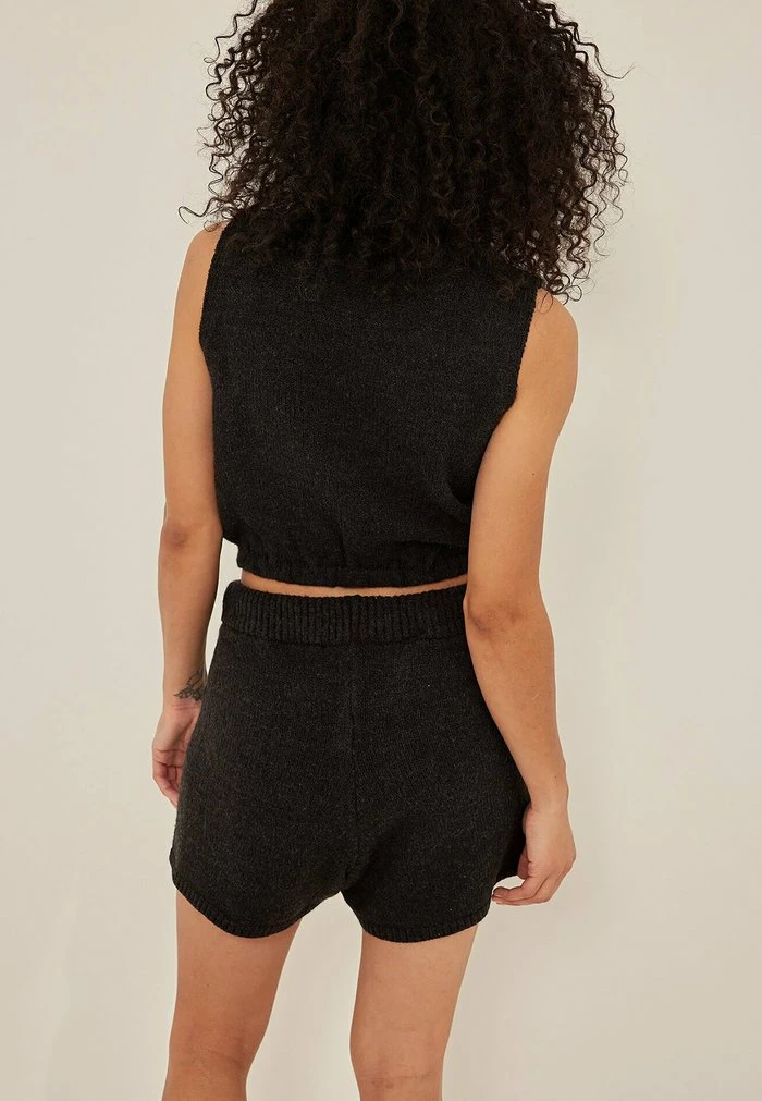 NA-KD MIT TAILLE - Short - Black 3 NA-KD MIT TAILLE - Short - Black – Image 3