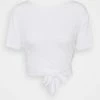 NA-KD DEEP BACK TIE - T-shirt Imprimé - White -NA-KD Soldes Magasin bffeb27864ed4703a0ccc35b73f97ba0
