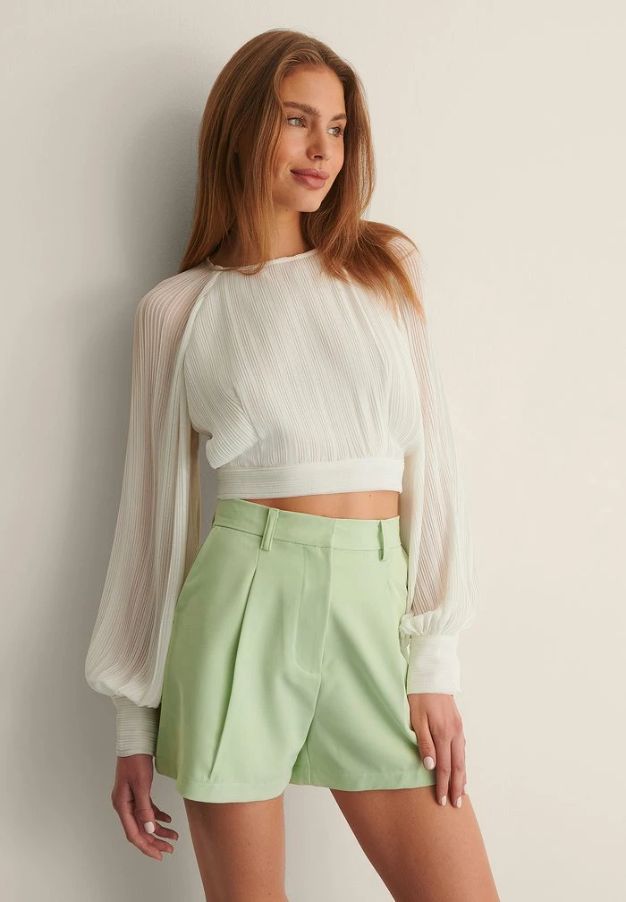 NA-KD PLEAT DETAIL SHORTS - Short - Dusty Green 5 NA-KD PLEAT DETAIL SHORTS - Short - Dusty Green – Image 5