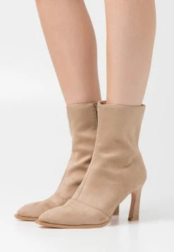 NA-KD LOOK HEELED BOOTS - Bottines - Beige