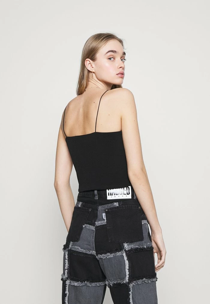 NA-KD SPAGHETTI STRAP CROPPED SINGLET - Débardeur - Black 3 NA-KD SPAGHETTI STRAP CROPPED SINGLET - Débardeur - Black – Image 3