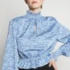 NA-KD PADDED SHOULDER BLOUSE - Blouse - Blue Comb -NA-KD Soldes Magasin cdb114a5cdae47ce9d6c2c45cfcbe3e0