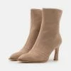 NA-KD LOOK HEELED BOOTS - Bottines - Beige -NA-KD Soldes Magasin cdb7bcc41751419bb0d4e41c43706ce6