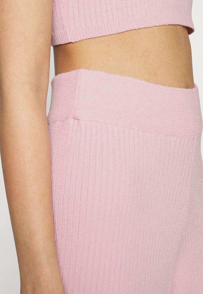 NA-KD X ZALANDO EXCLUSIVE SOFT RIBBED PANTS - Pantalon Classique - Lilac 5 NA-KD X ZALANDO EXCLUSIVE SOFT RIBBED PANTS - Pantalon Classique - Lilac – Image 5