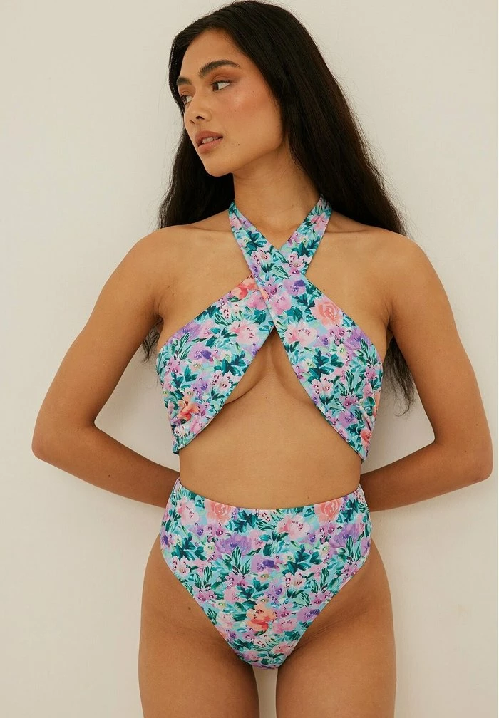 NA-KD NECKHOLDER MIT CUT-OUT-DETAILS - Maillot De Bain - Watercolor Flowers 2 NA-KD NECKHOLDER MIT CUT-OUT-DETAILS - Maillot De Bain - Watercolor Flowers – Image 2