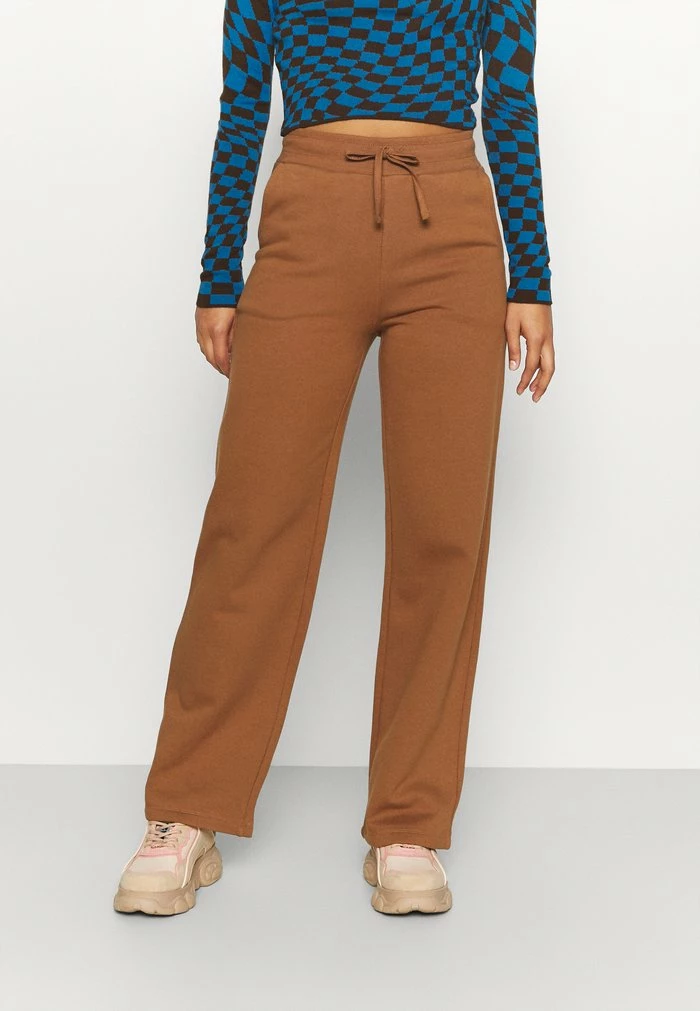NA-KD STRAIGHT PANTS - Pantalon De Survêtement - Brown 1 NA-KD STRAIGHT PANTS - Pantalon De Survêtement - Brown