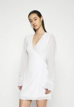 NA-KD TIE STRAP OVERLAP MINI DRESS - Robe De Jour - White