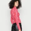 NA-KD Pullover - Red Print -NA-KD Soldes Magasin d73e73dd588b4d24abfd970bcde83cd4