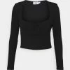NA-KD PAMELA REIF RUCHED FRONT TIE - T-shirt à Manches Longues - Black -NA-KD Soldes Magasin da4614cc0c944caaa3bd13b25f87789e