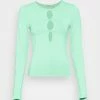 NA-KD KEYHOLE LONG SLEEVE - T-shirt à Manches Longues - Green -NA-KD Soldes Magasin dac8e8150cb0432bacf3960c97f9fc7c