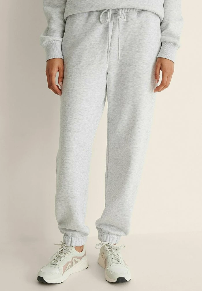 NA-KD MIT GEBÜRSTETEM KORDELZUG - Pantalon De Survêtement - Light Grey Melange 3 NA-KD MIT GEBÜRSTETEM KORDELZUG - Pantalon De Survêtement - Light Grey Melange – Image 3