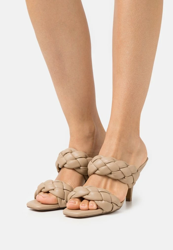 NA-KD BRAIDED WEDGE MULES - Mules à Talons - Beige 1 NA-KD BRAIDED WEDGE MULES - Mules à Talons - Beige