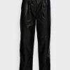 NA-KD SEAM DETAIL PANTS - Pantalon Classique - Black -NA-KD Soldes Magasin df88e6dda303465e989527af00c0d2cc